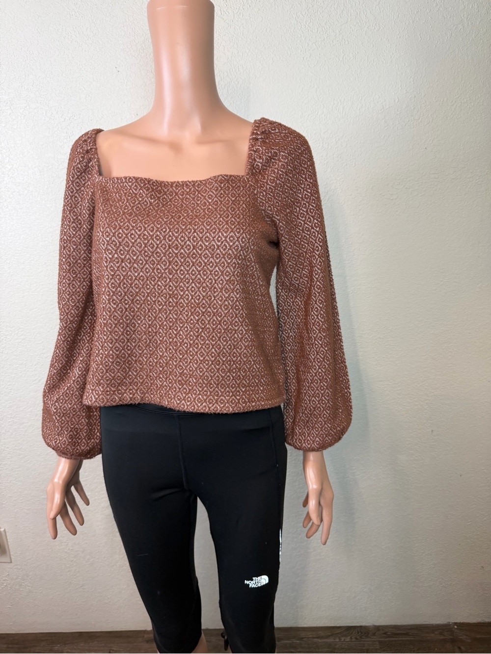 Madewell Jacquard Puff-Sleeve Crop Top in Dark Merlot sz Medium Knit Square-Neck - Picture 4 of 12
